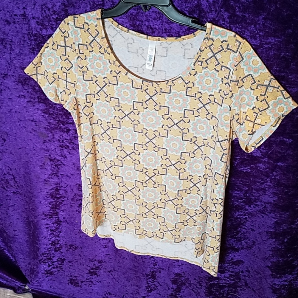 LulaRoe basic tee